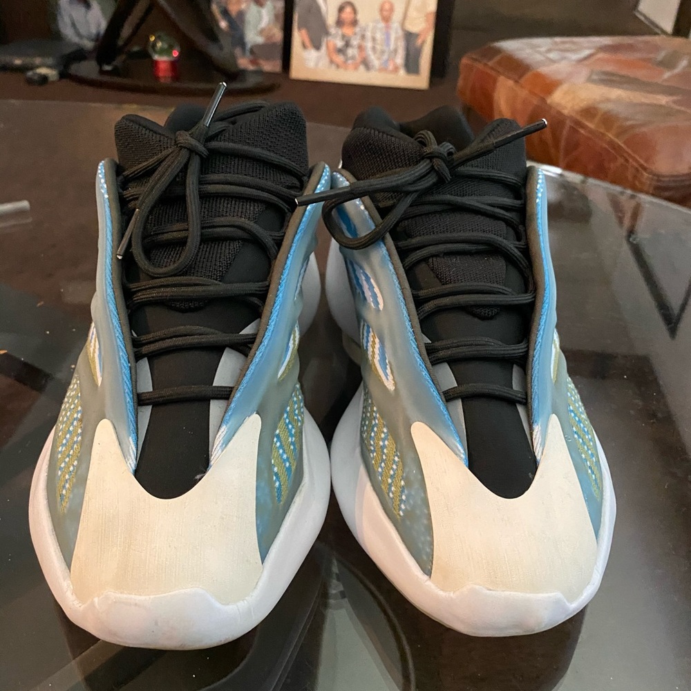 Adidas Yeezy 700 V3 Azareth